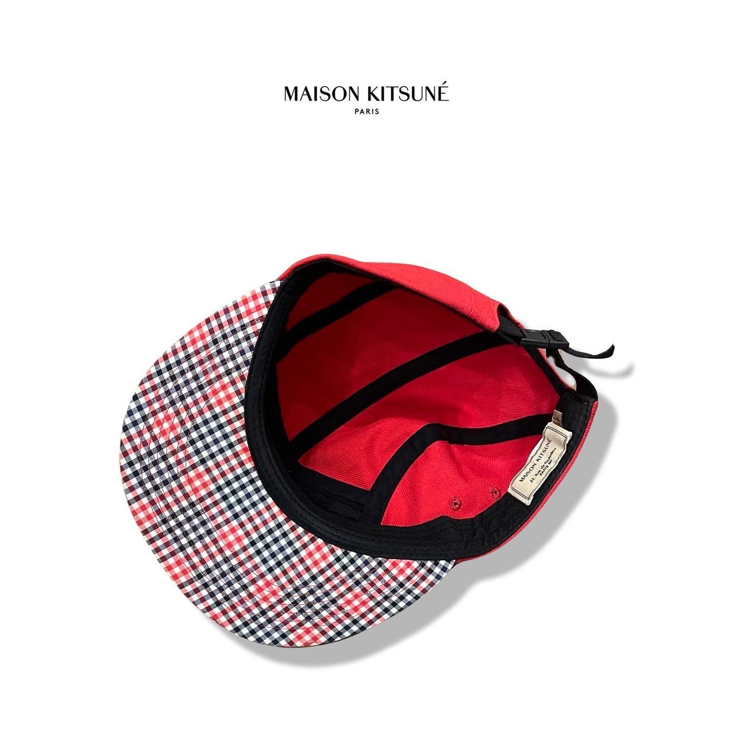 Maison kitsune hat